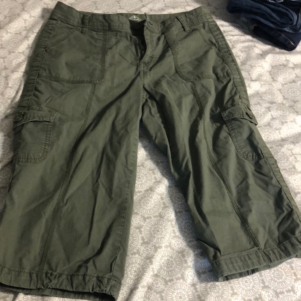 St John’s Bay capris.